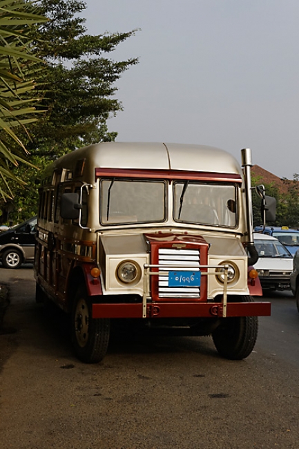 Yangon-Hotel Strand-001
